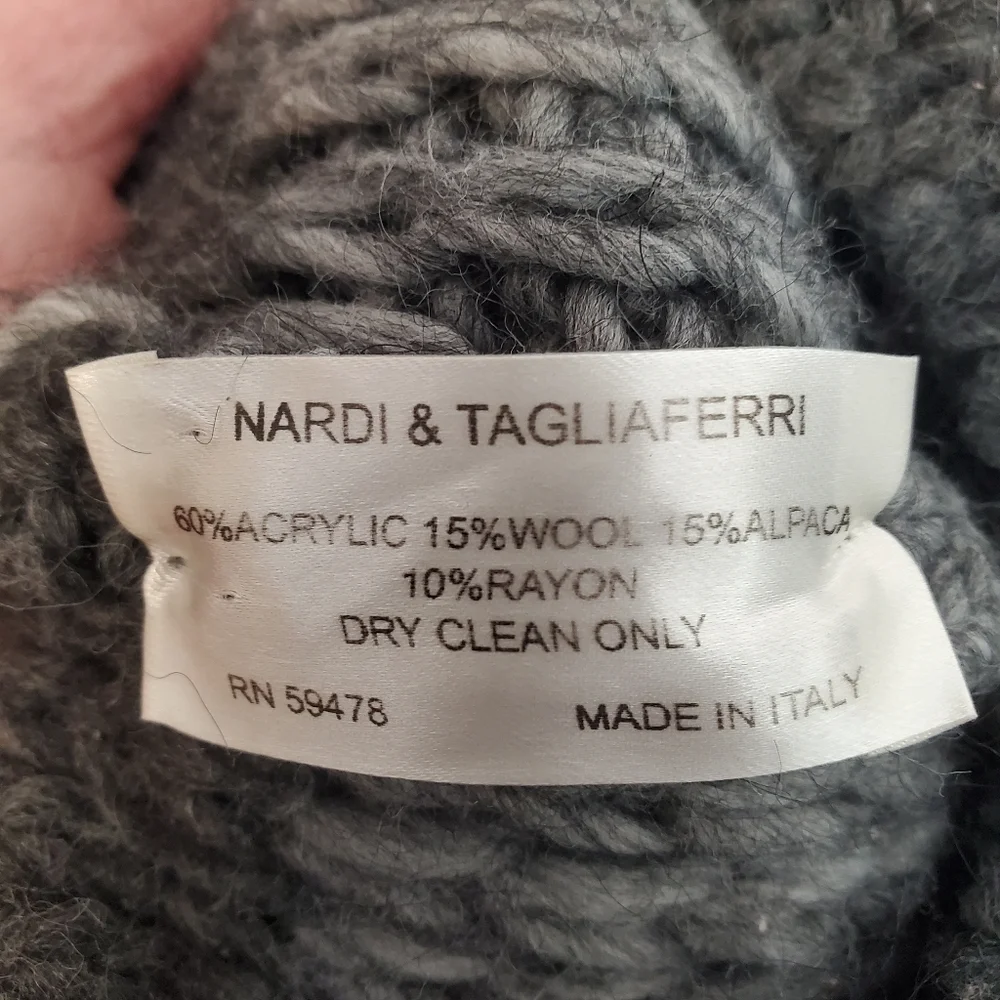Nardi & Tagliaferri‎ Beanie Poof Pompom Ombre Gray Acrylic Wool Alpaca toques